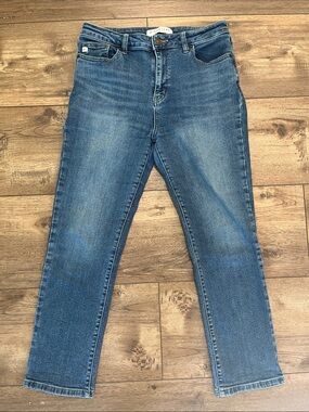 Signature Mid-Wash Straight-Leg Jeans